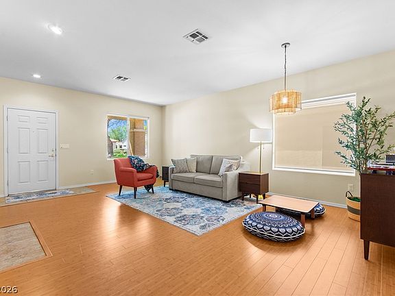 3rd image of 2880 Goldcreek St