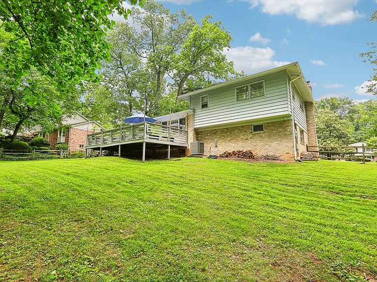 18033 Mill Creek Dr — Photo 8