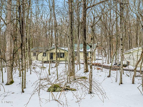 3rd image of 3143 Bear Swamp Rd