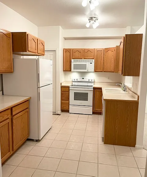 4141 Outlook Blvd #E — Photo 10
