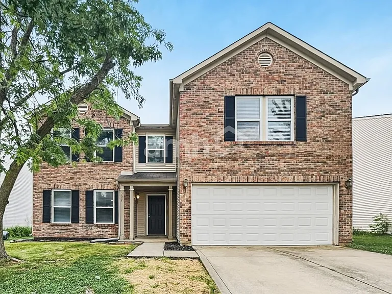 2324 Shadowbrook Dr — Photo 1