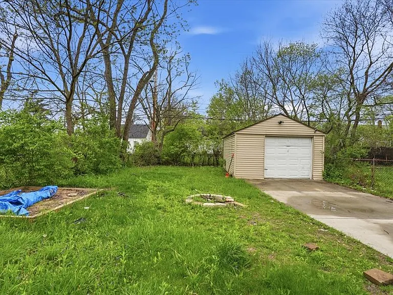 19417 Glastonbury Rd — Photo 20