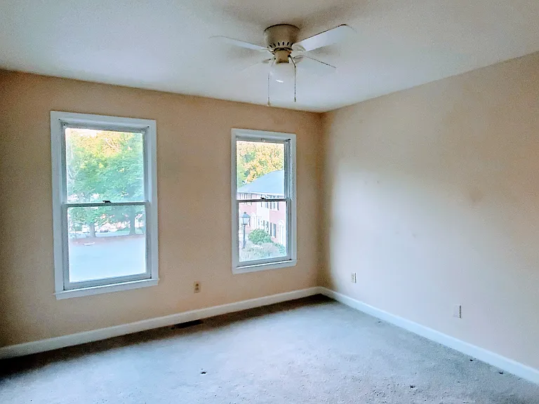 5918 King Charles Ct — Photo 17