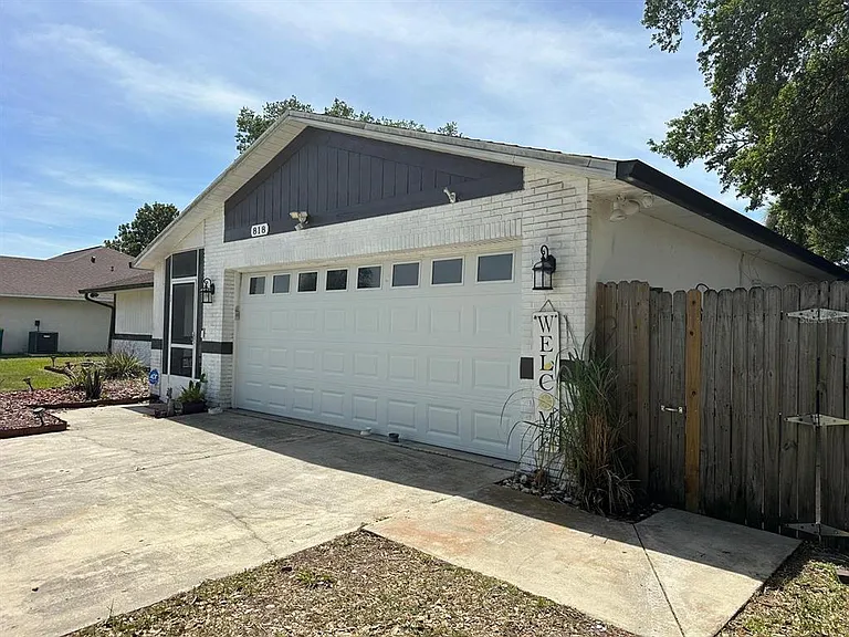 818 Mendoza Dr — Photo 3
