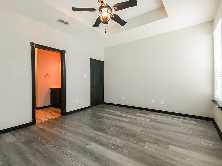 9136 Benevolent Ct — Photo 11
