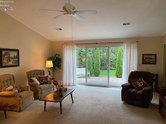 5th image of 1717 E Waterberry Dr