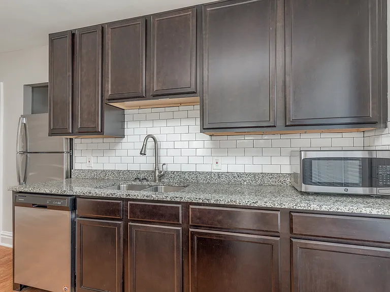 1555 Tamm Ave #B — Photo 10