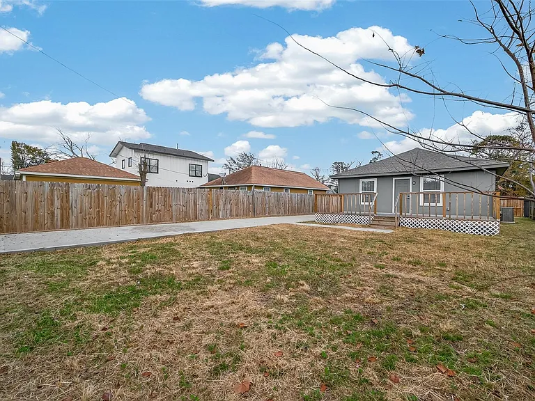 4309 Beggs St — Photo 34