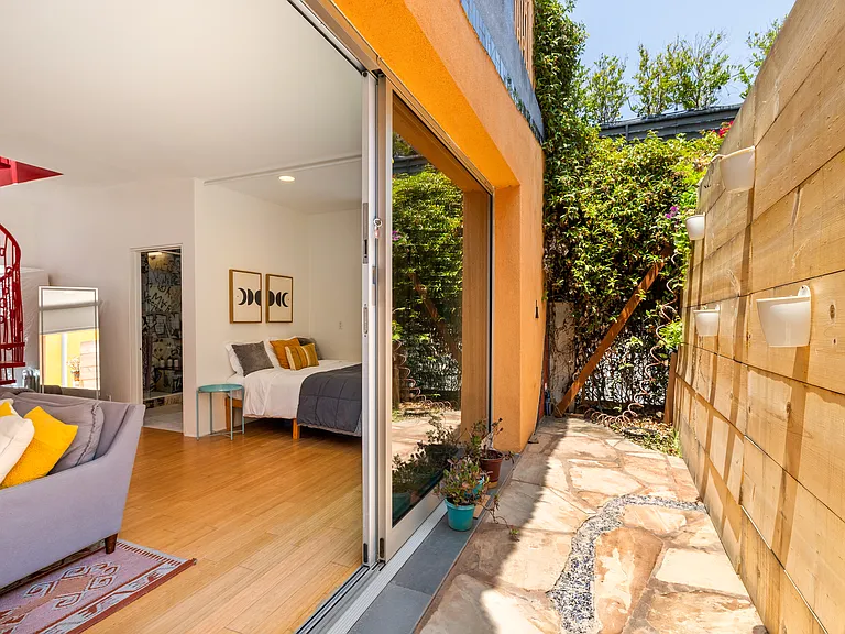 2419 Ocean Ave #1/2 — Photo 7