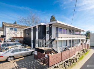 319 N 105th St #1, Seattle, WA 98133