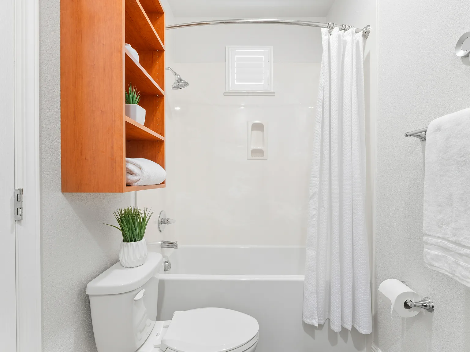 3 bed, 2.5 bath, 1542 sqft, $3,000 — Photo 2