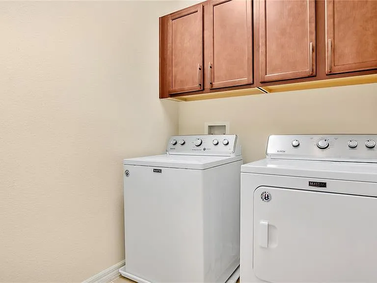 921 Taramundi Dr — Photo 21