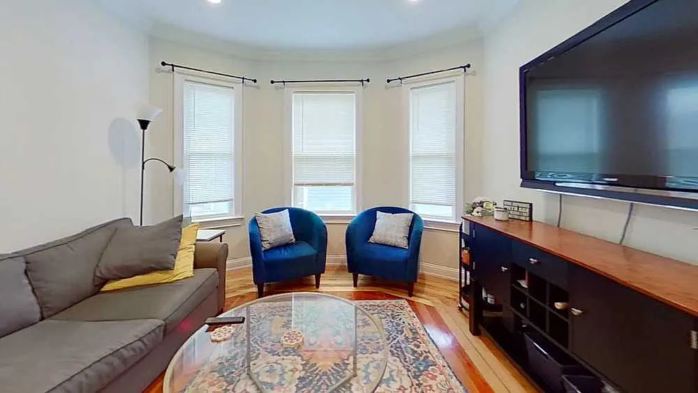 5 bed, $4,750 — Photo 2
