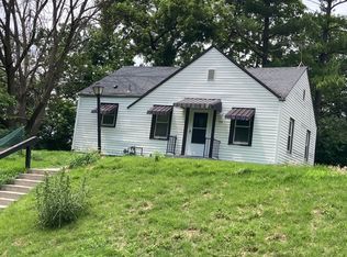 512 Oakland Dr, Council Bluffs, IA 51503