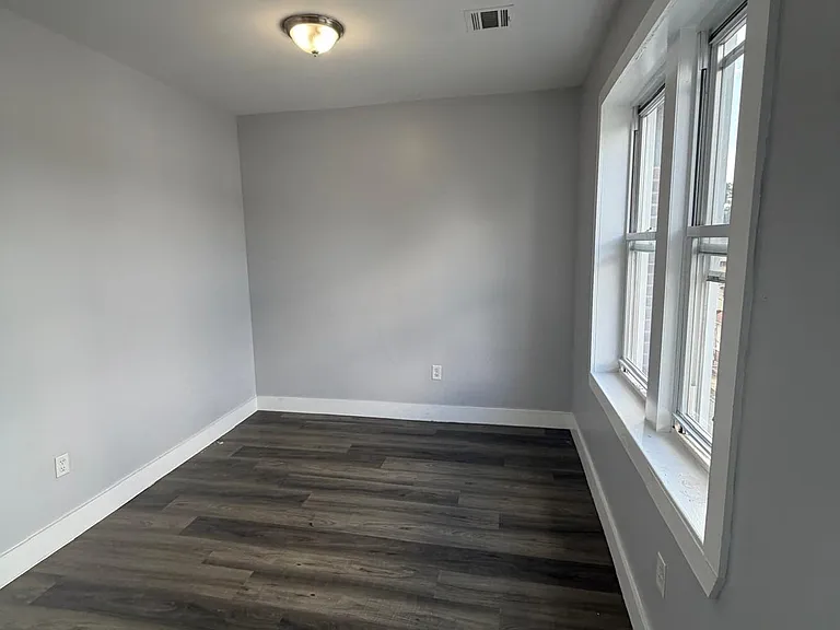170 S Munn Ave #302 — Photo 6