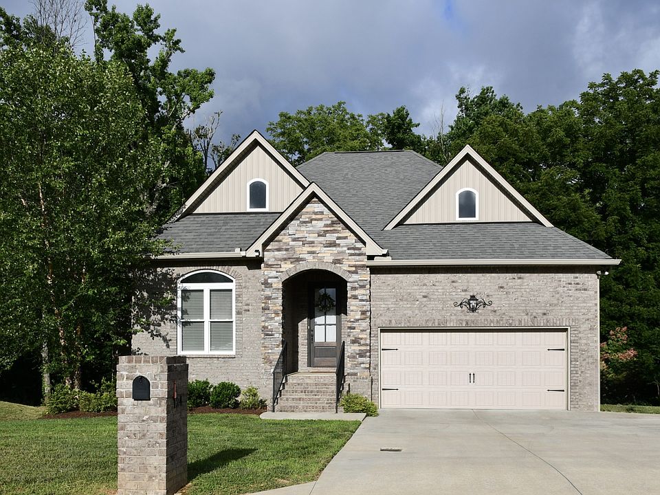 1st image of 124 Grayson Ln