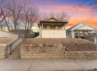 806 S Grange Ave, Sioux Falls, SD 57104