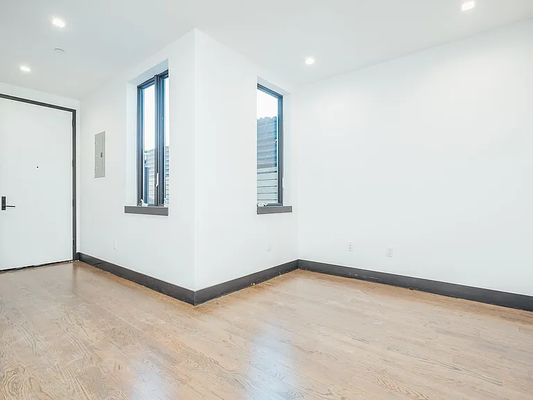 277 Evergreen Ave #1B — Photo 4