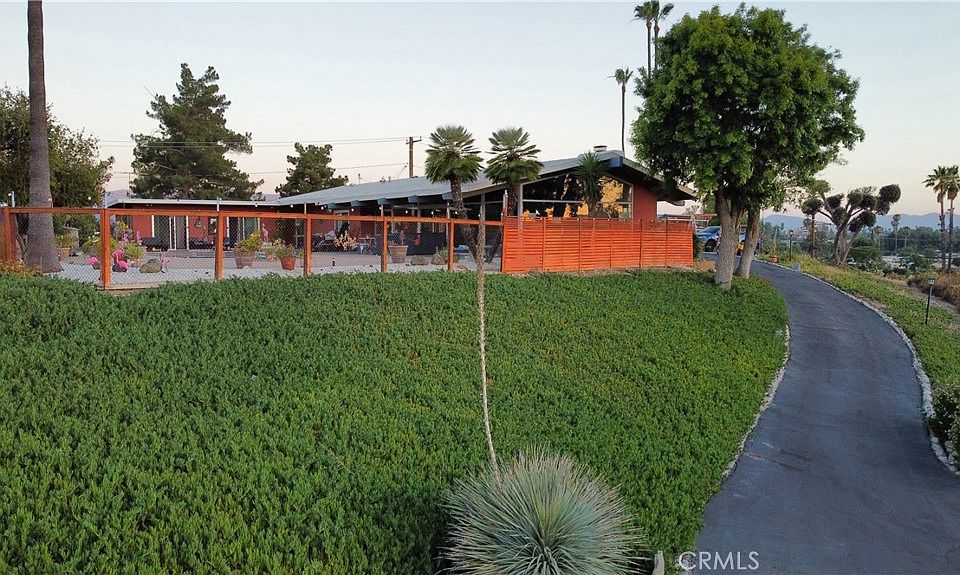1st image of 1717 Terrace Dr