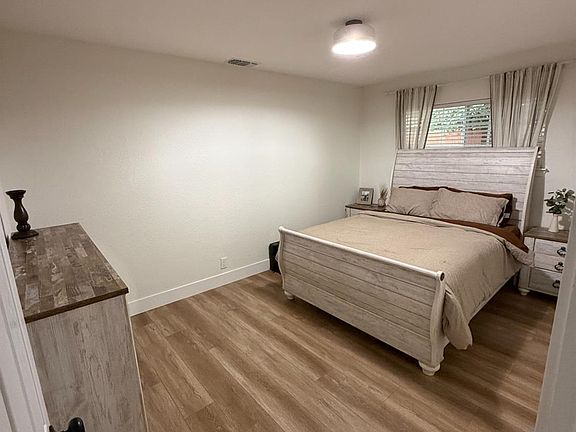 5th image of 7669 Barrow St