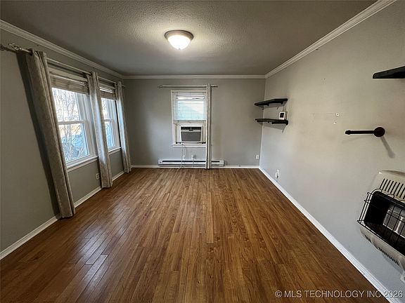 3rd image of 2109 Haskell Blvd