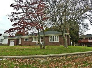 20 Brentwood Dr, Johnston, RI 02919