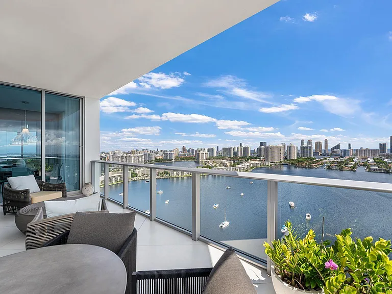 17301 Biscayne Blvd #Penthouse 7 — Photo 39