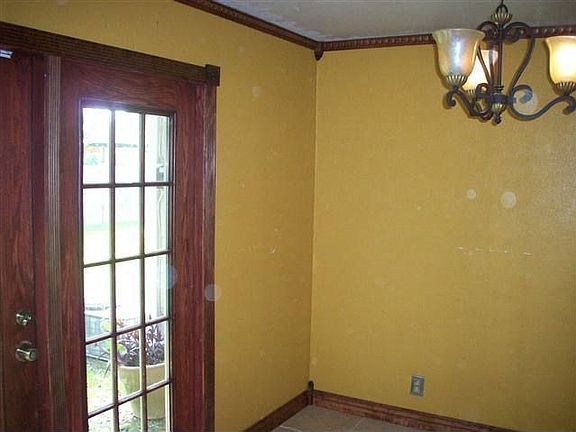3rd image of 1234 Neches Ave