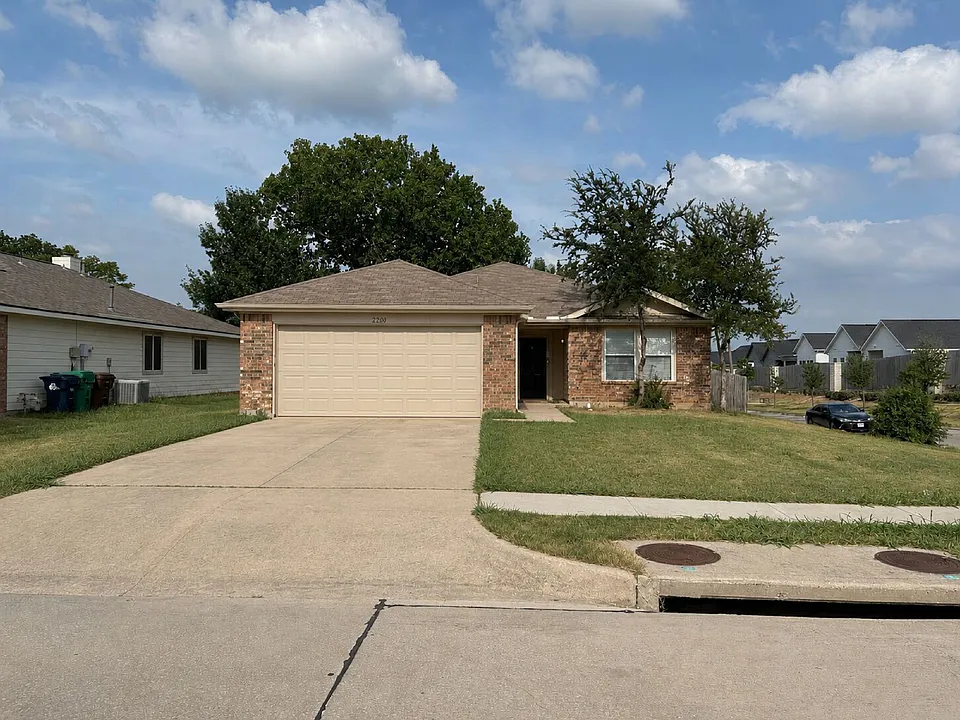 2200 Lookout Ln