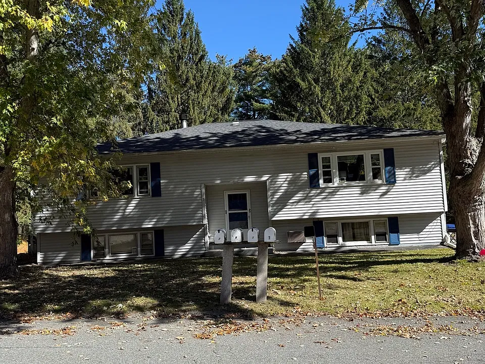 5 Patricia Dr #5
