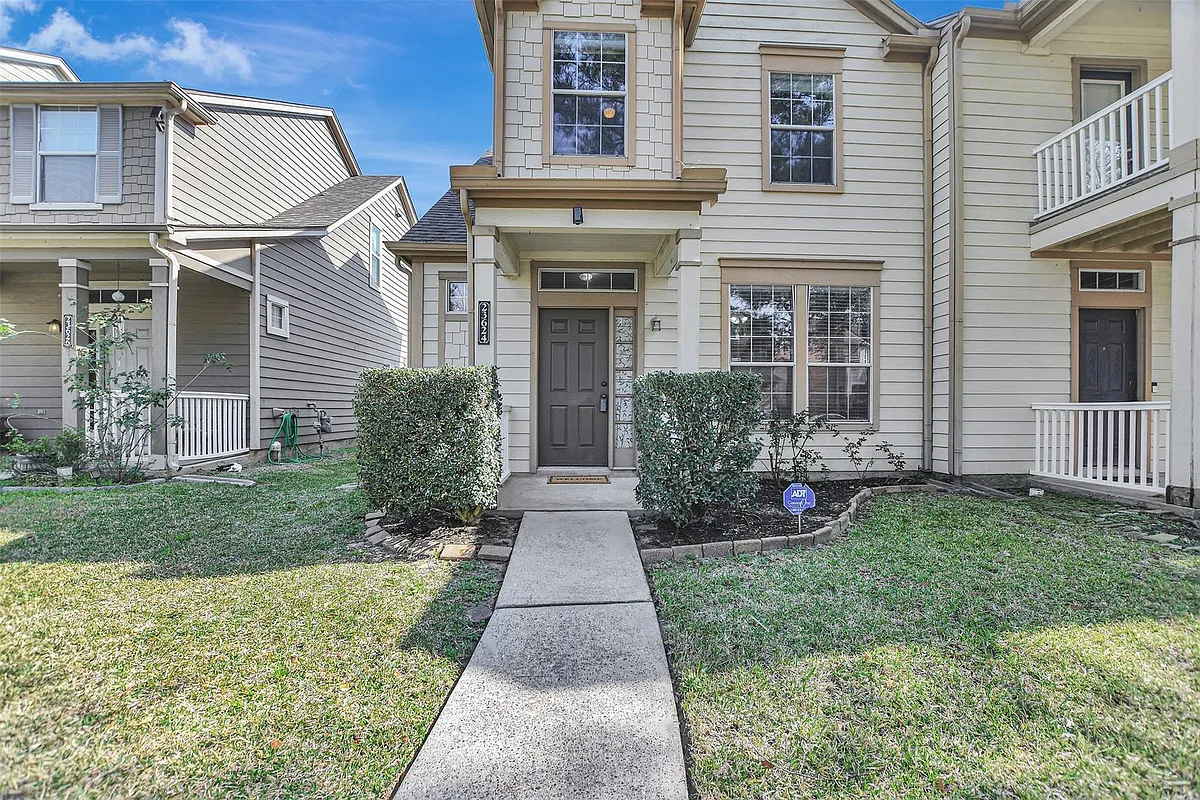 Building Photo - 23624 Wildwood Green Way