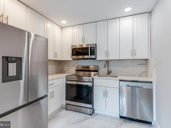 275 Green St APT 5N7, Beverly, NJ 08010