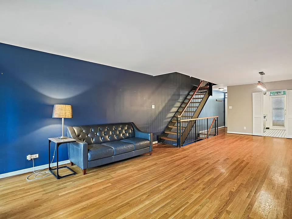 1285 Delaware Ave SW