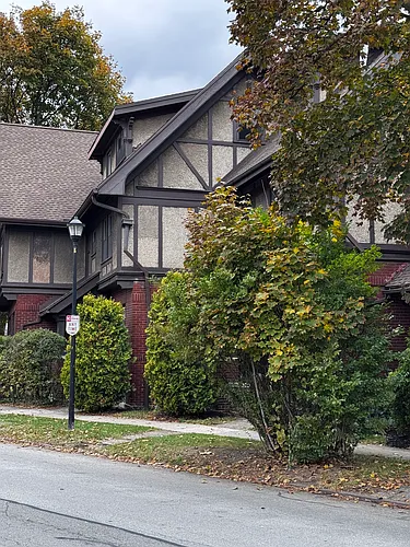 4 Canterbury Rd Photo 1