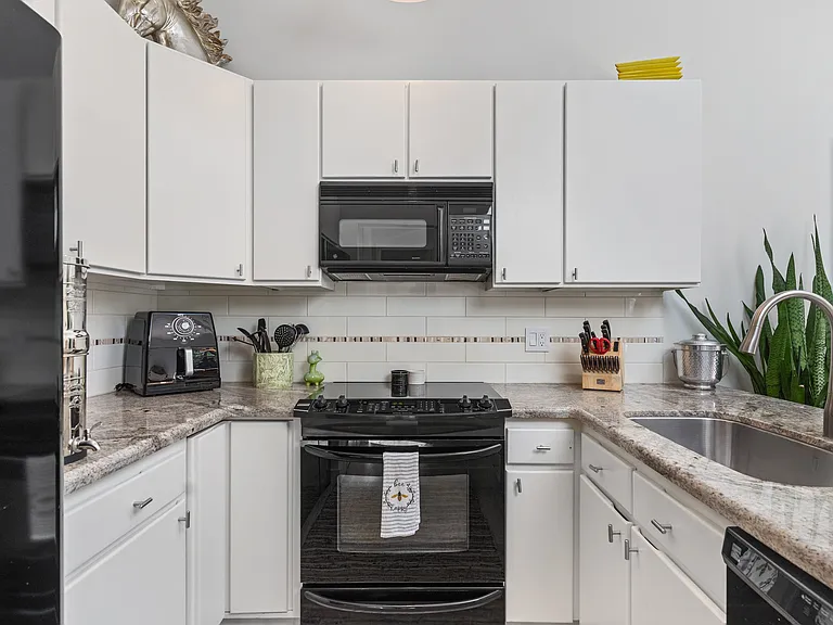 355 Ridgeview Dr — Photo 8