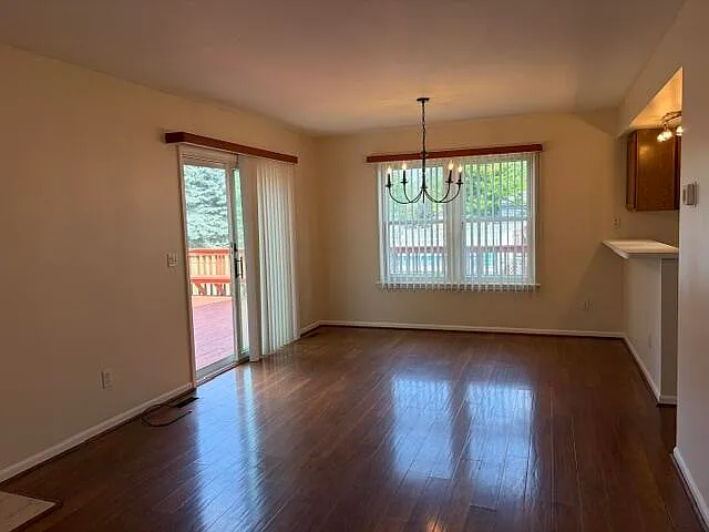 328 N Pointe Dr — Photo 5