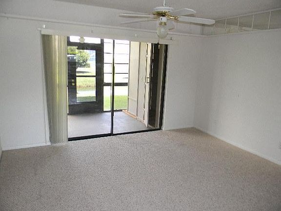 2nd image of 1271 SE PARKVIEW Place #H-2