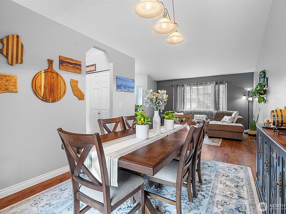 5th image of 10613 225th Avenue E