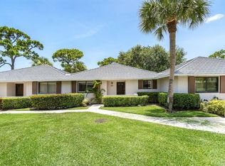 517 Club Dr, Palm Beach Gardens, FL 33418