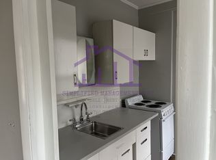 99 Webster St #2R, Lewiston, ME 04240