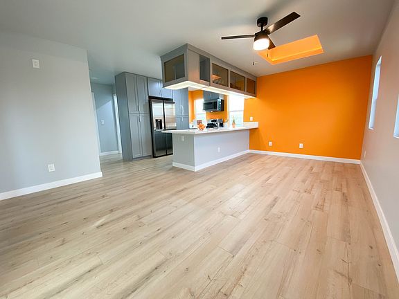 4th image of 2413 La Crescenta Ave #C