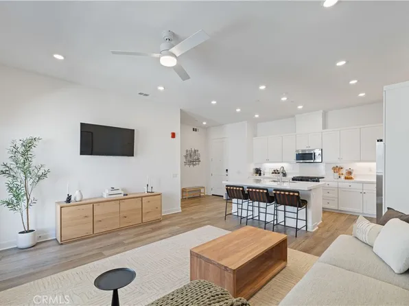 27227 Diamond Peak Ln #301, Valencia, CA 91381