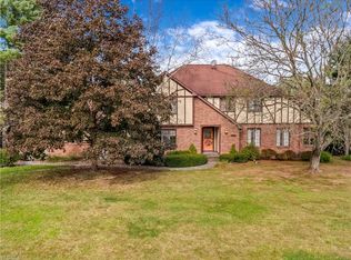 1064 San Raphael Dr, Akron, OH 44333