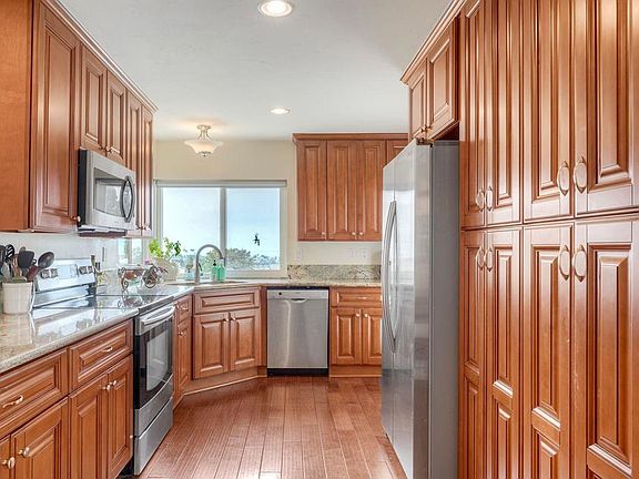 4th image of 6727 Russelia Ct