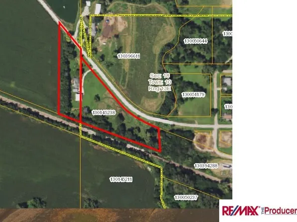 1602 Pollard Dr, Nehawka, NE 68413