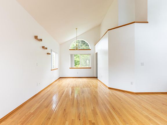 2nd image of 11568 SW Shoreview Pl