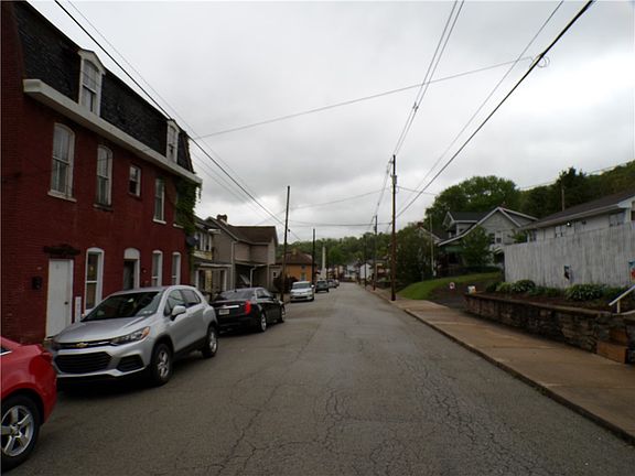 4th image of 207-209 N 2nd St