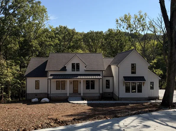 971 Palmer Rd, Lebanon, TN 37090
