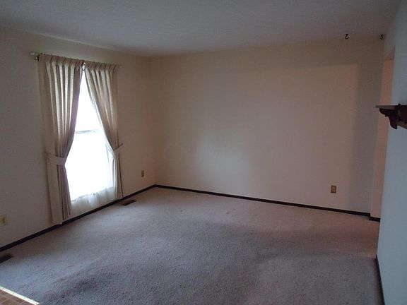 3rd image of 3324 Gladesend Ct