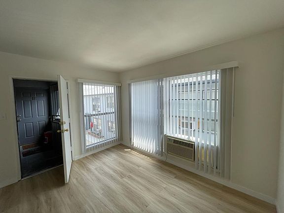 4th image of 7339 Woodman Ave #12
